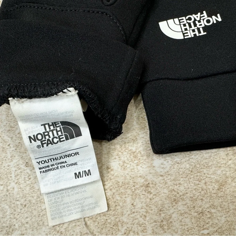 The North Face® Kids' Recycled Etip™ Gloves Size: Medium Color: Black/White